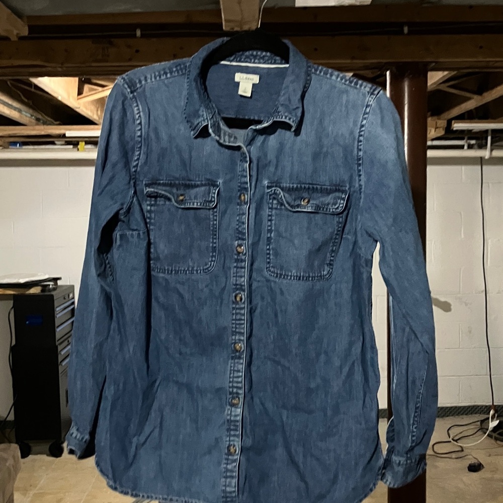 L.L.Bean Women’s Blue Denim Shirt (Small/Tall)